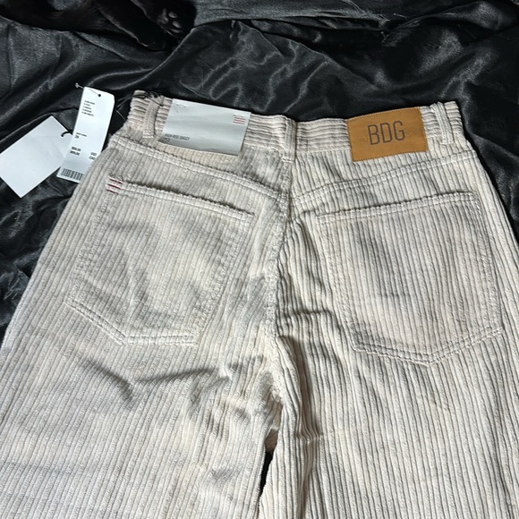 NWT Urban Outfitters BDG high rise baggy corduroy cream pants - Picture 6 of 9